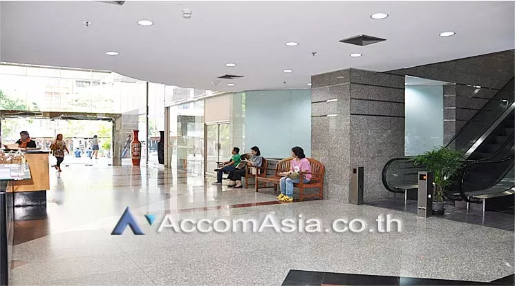 16  Office Space For Rent in Silom ,Bangkok BTS Surasak at Vorawat Building AA10943